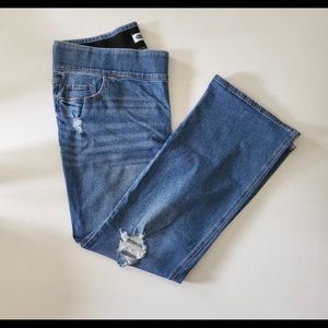 Old Navy distressed pull on jeans